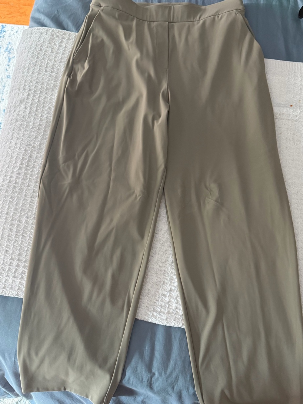 Lululemon Daydrift Highrise tapered trouser